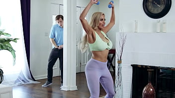 Sneaking A Peek At My Sexy Latina Step Mom’s Workout – Milfed
